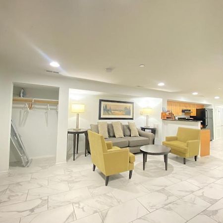 Lovely Remodeled 2Bdrm Basement Home Вашингтон Экстерьер фото