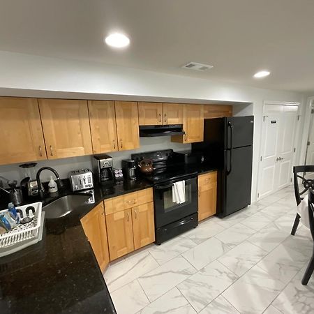 Lovely Remodeled 2Bdrm Basement Home Вашингтон Экстерьер фото