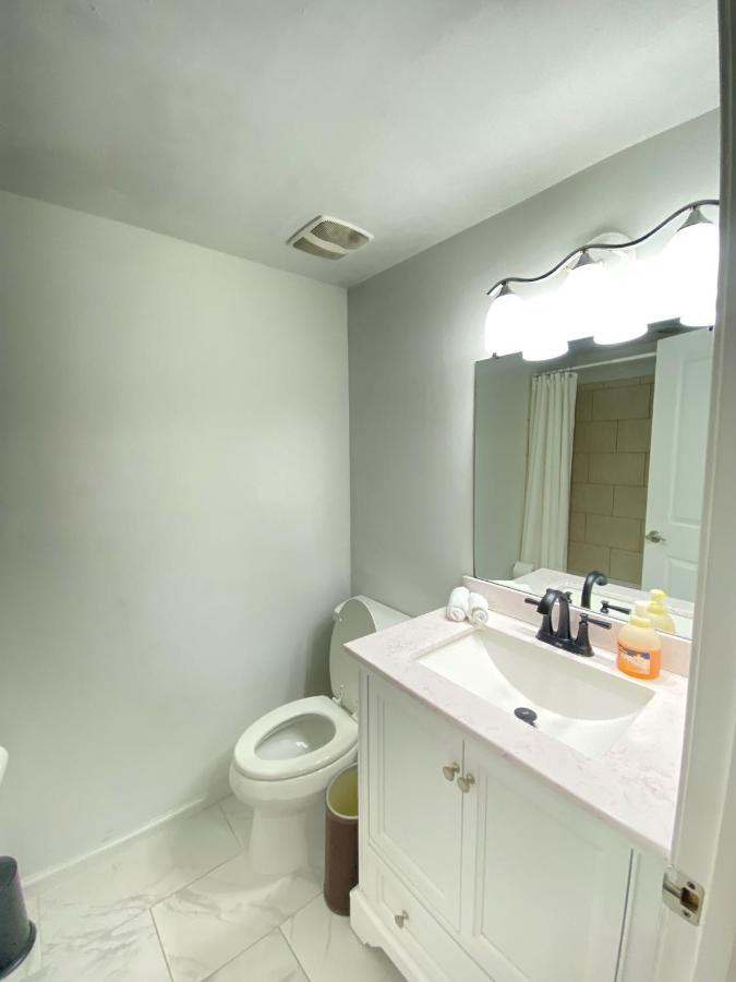 Lovely Remodeled 2Bdrm Basement Home Вашингтон Экстерьер фото