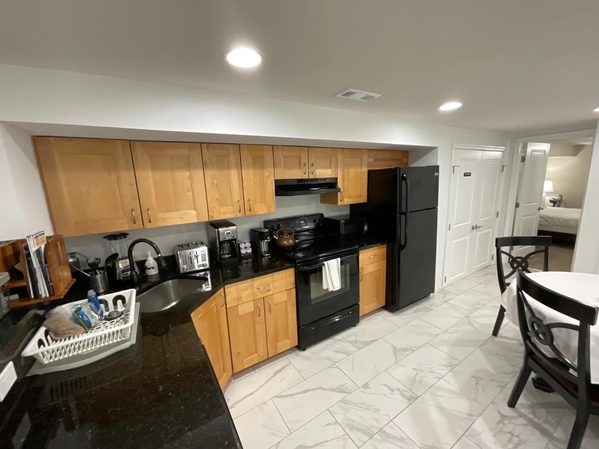 Lovely Remodeled 2Bdrm Basement Home Вашингтон Экстерьер фото